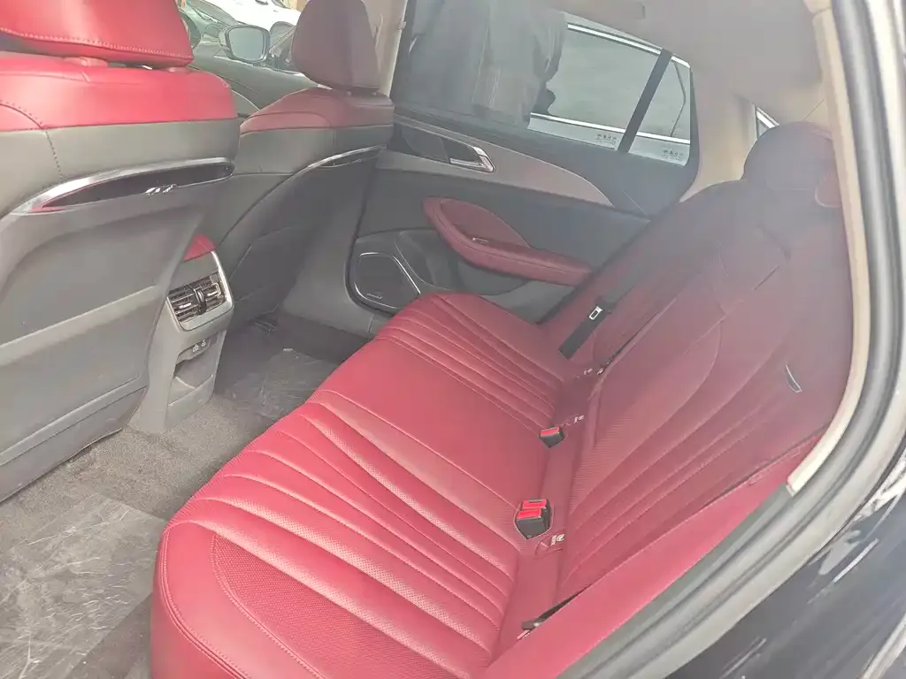 Hongqi H5 2025 из CN, фото 4
