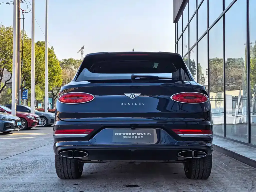 Bentley Bentayga 2024 из CN, фото 5