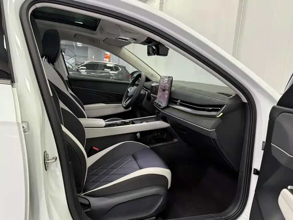 Volkswagen Sagitar 2025 из CN, фото 4