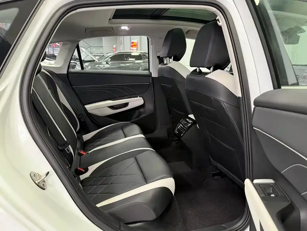 Volkswagen Sagitar 2025 из CN, фото 10