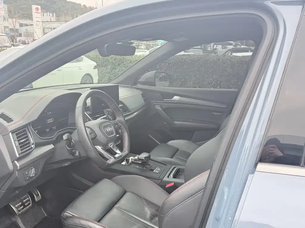 Audi Q5L Sportback 2023 из CN, фото 4
