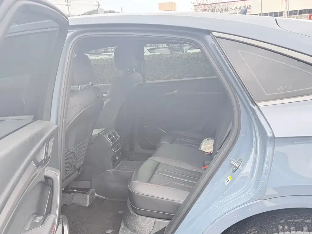Audi Q5L Sportback 2023 из CN, фото 3