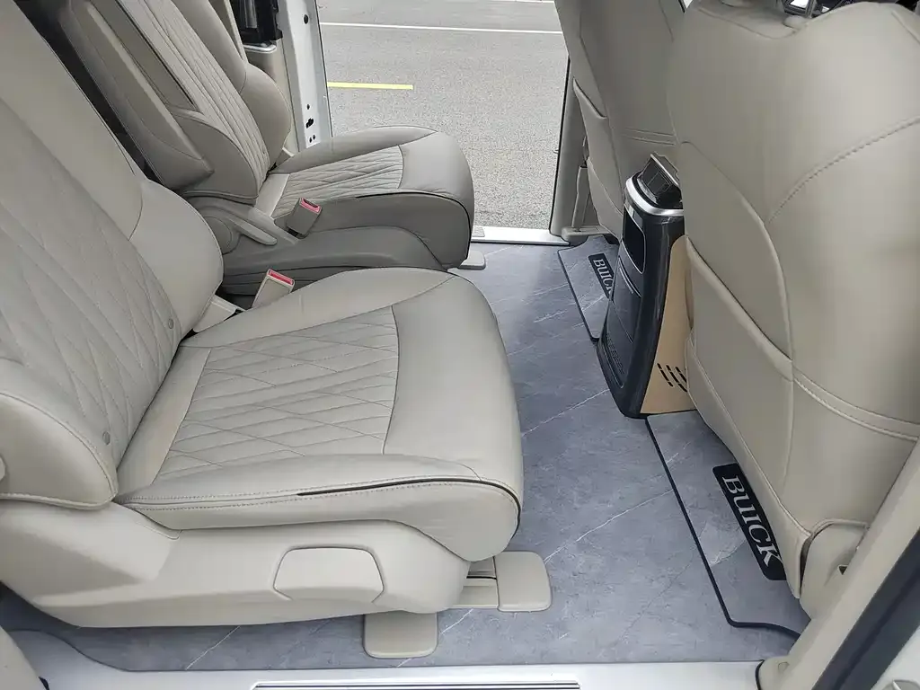 Buick GL8 2022 из CN, фото 6