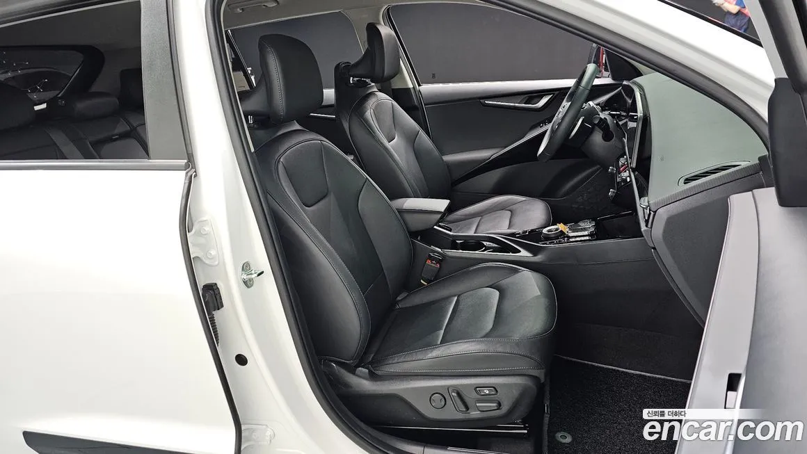 Kia Niro — фото 10