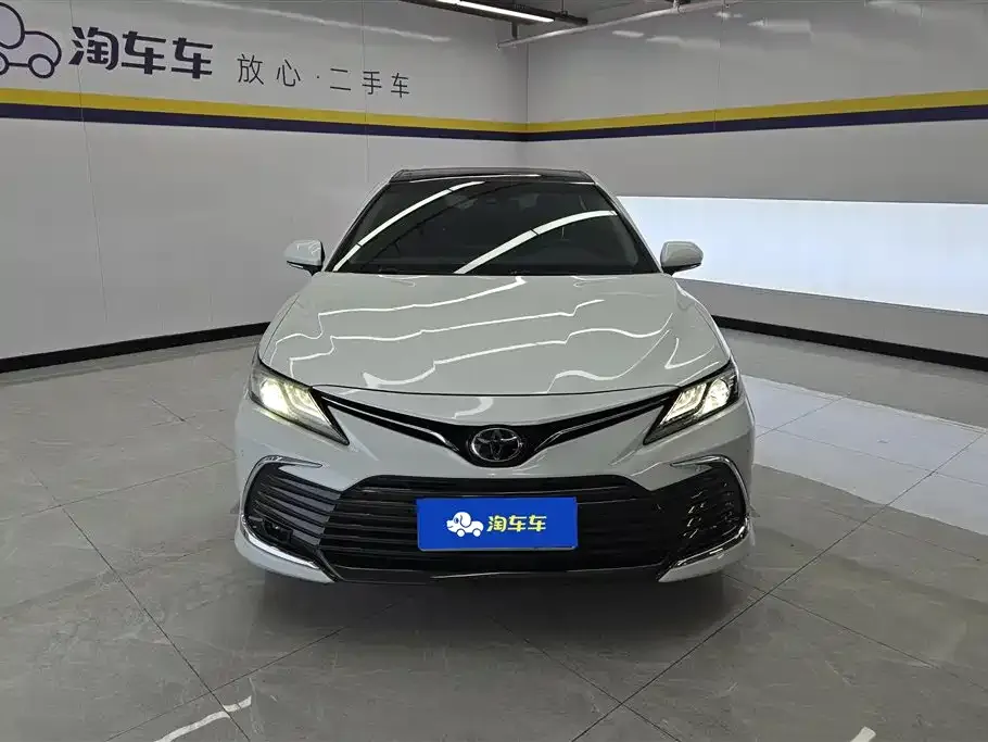 Toyota Camry 2021 из CN, фото 2