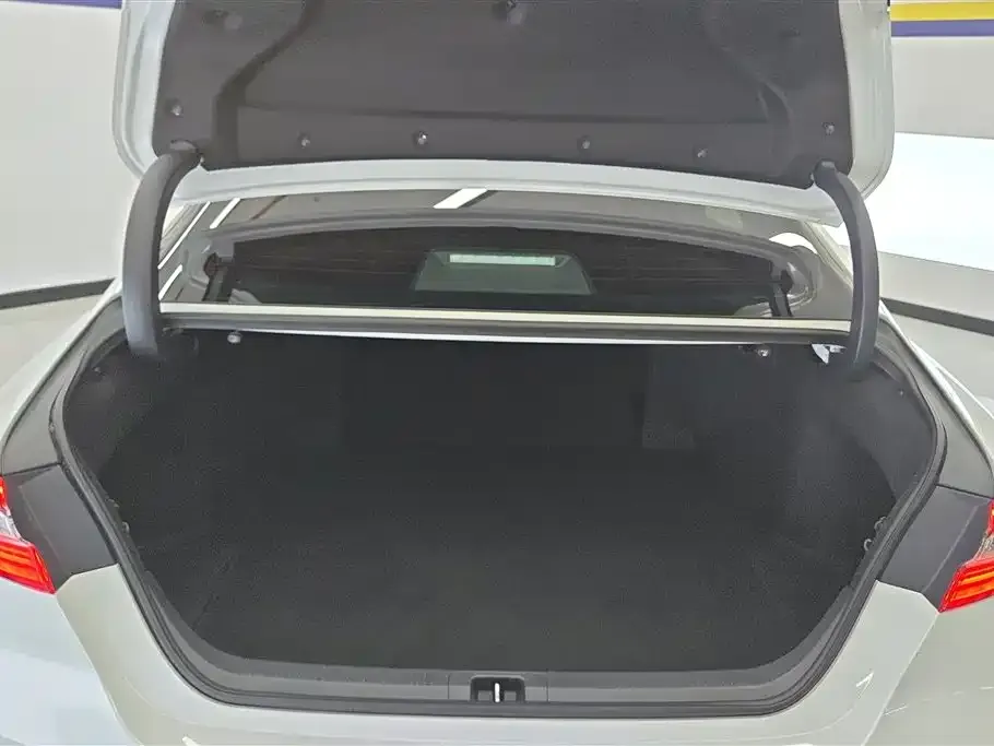 Toyota Camry 2021 из CN, фото 3