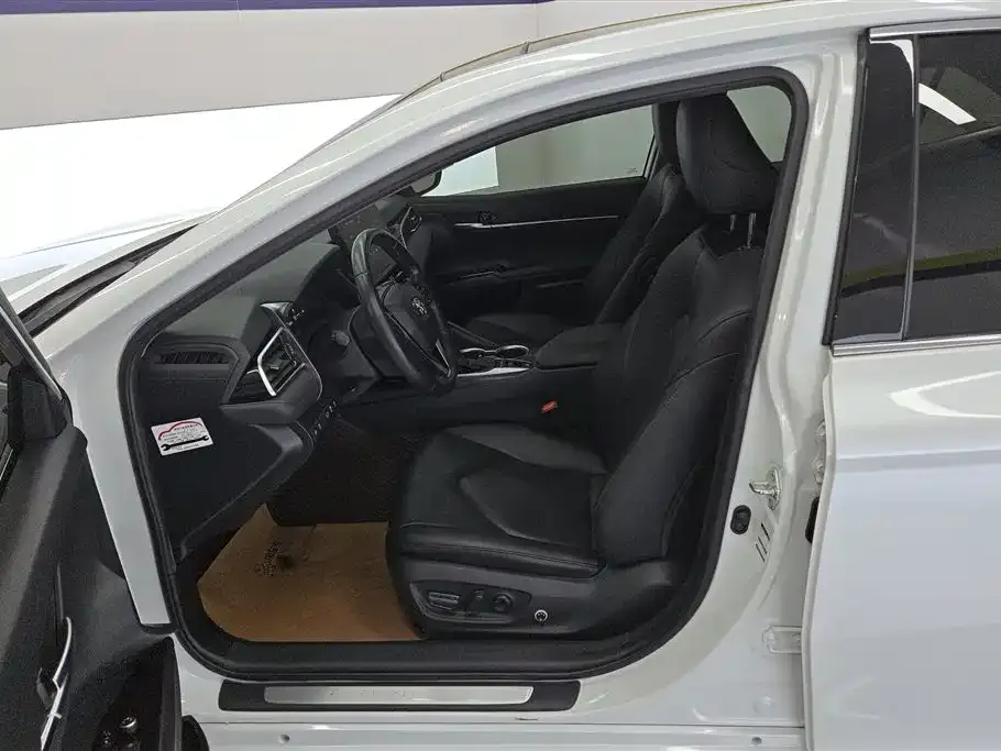 Toyota Camry 2021 из CN, фото 8