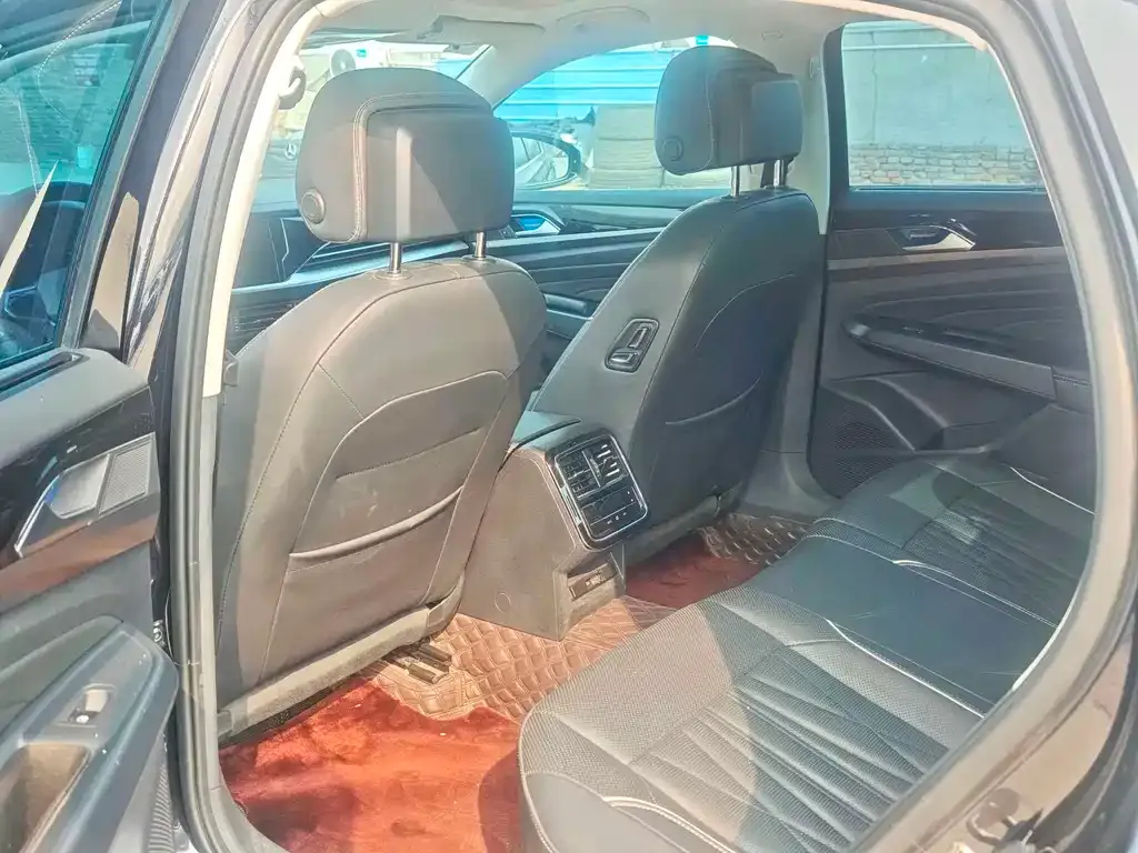 Volkswagen Passat 2022 из CN, фото 3