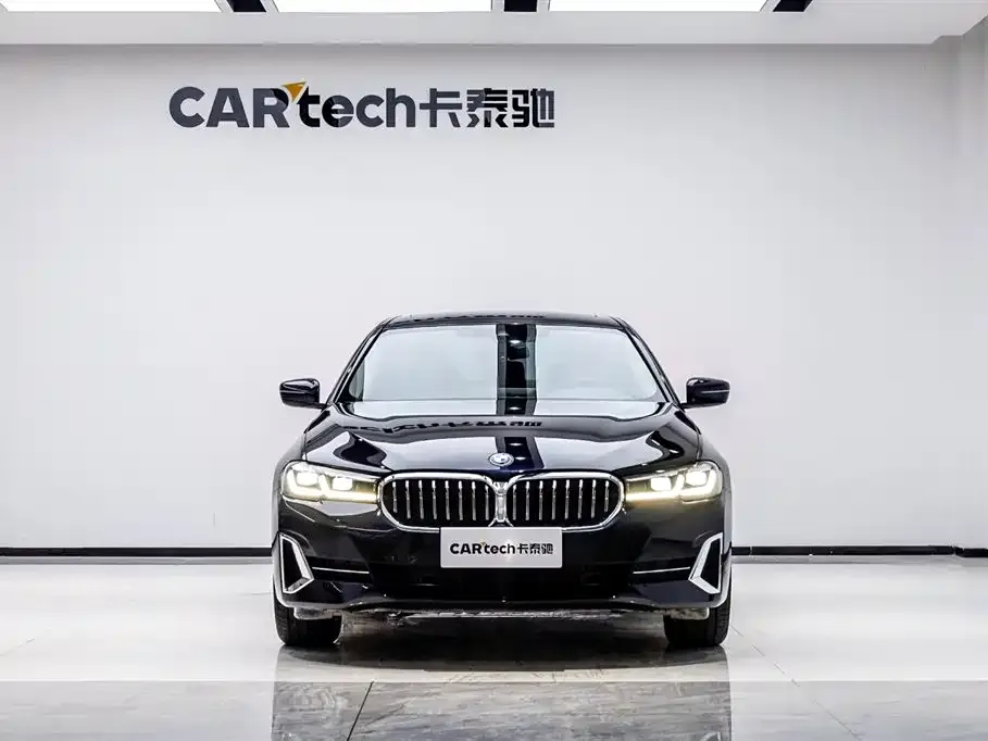 BMW 5 Series — фото 1