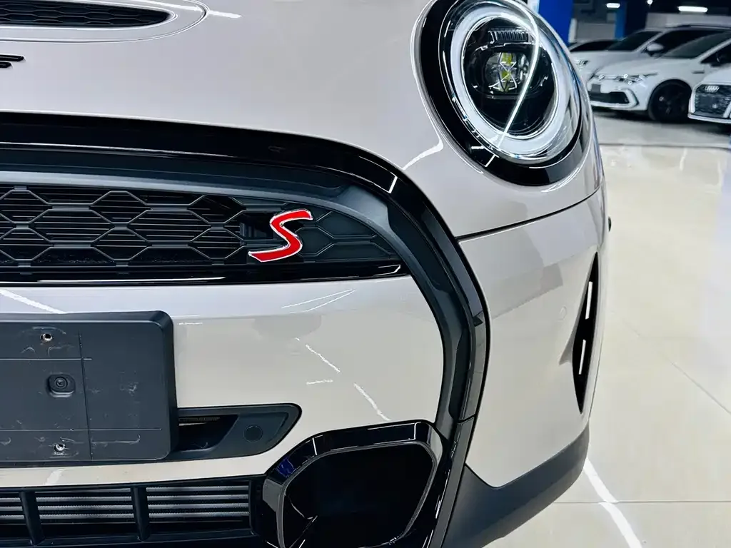 MINI Cooper (3-door) 2024 из CN, фото 3