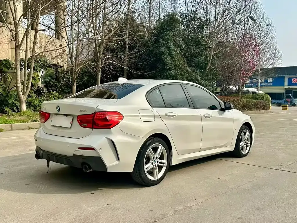 BMW 1 Series 2022 из CN, фото 6