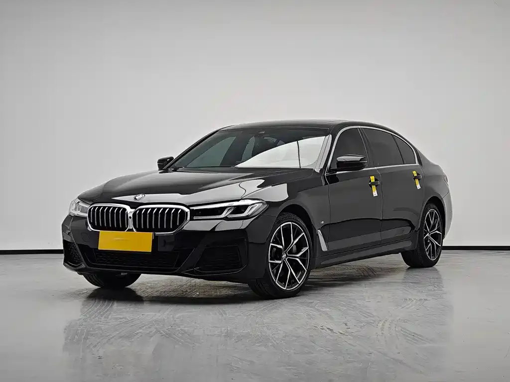 BMW 5 Series — фото 1