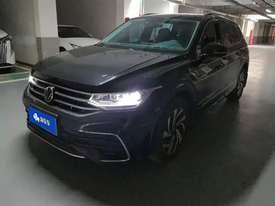 Volkswagen Tiguan L — фото 1