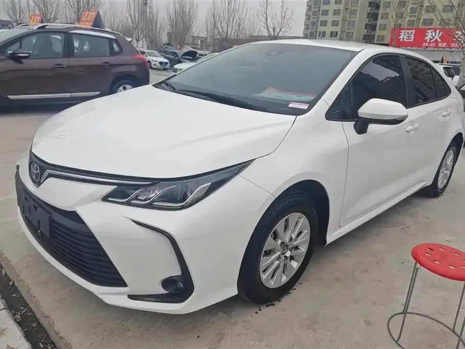 Toyota Corolla 2023 из CN, фото 1