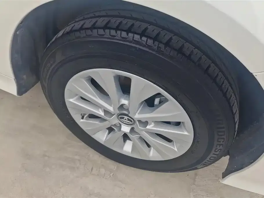 Toyota Corolla 2023 из CN, фото 2