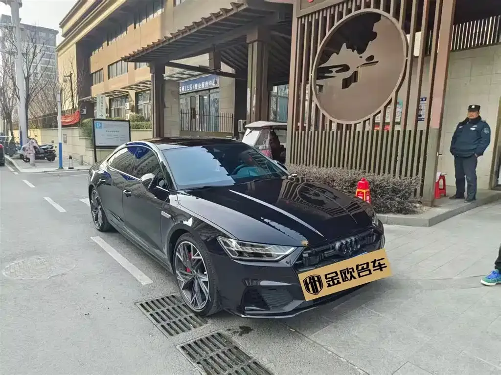 Audi A7L 2023 из CN, фото 3
