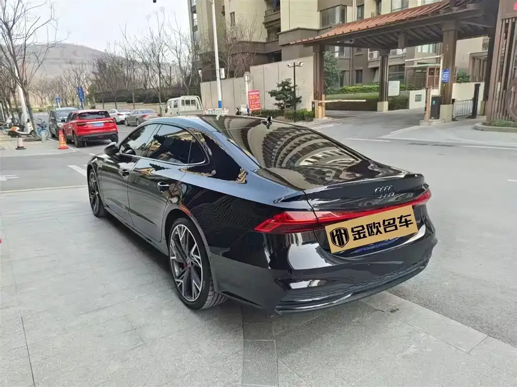 Audi A7L 2023 из CN, фото 6