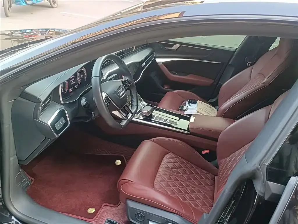 Audi A7L 2023 из CN, фото 8