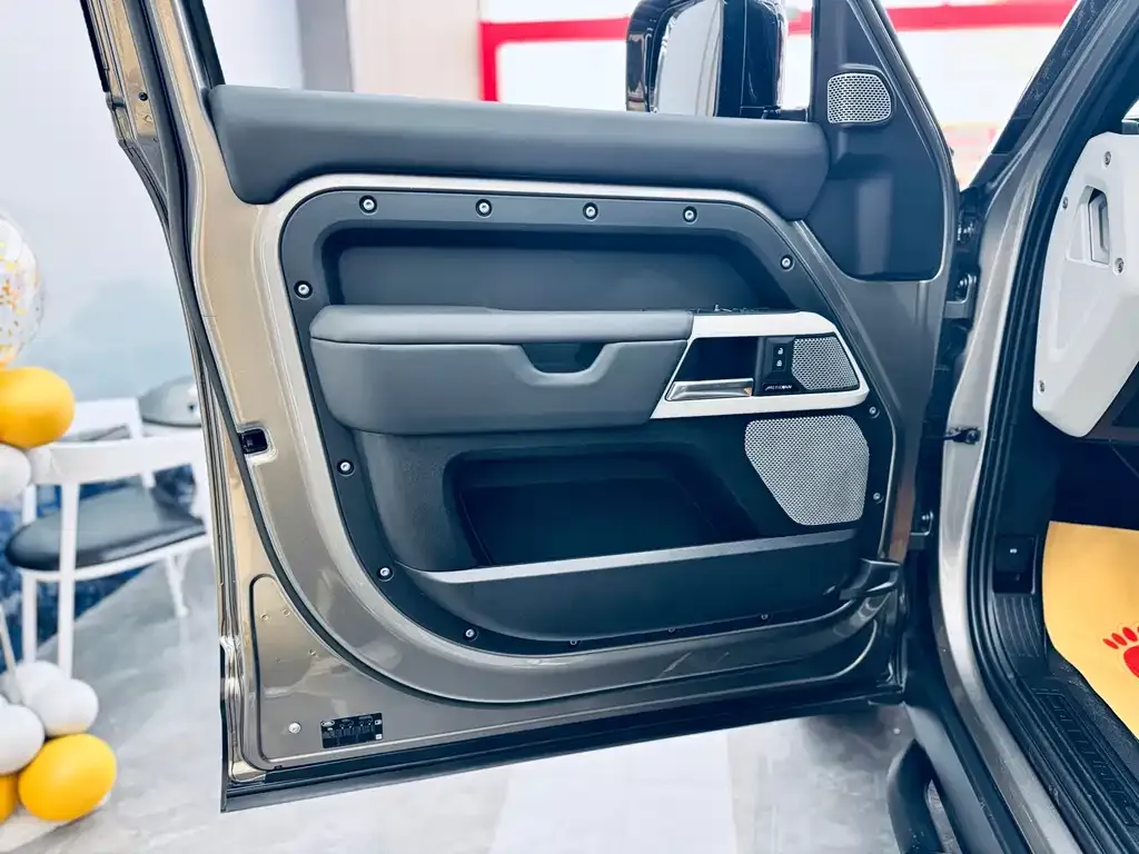 Land Rover Defender 2023 из CN, фото 6