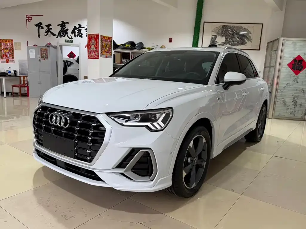 Audi Q3 2023 из CN, фото 1