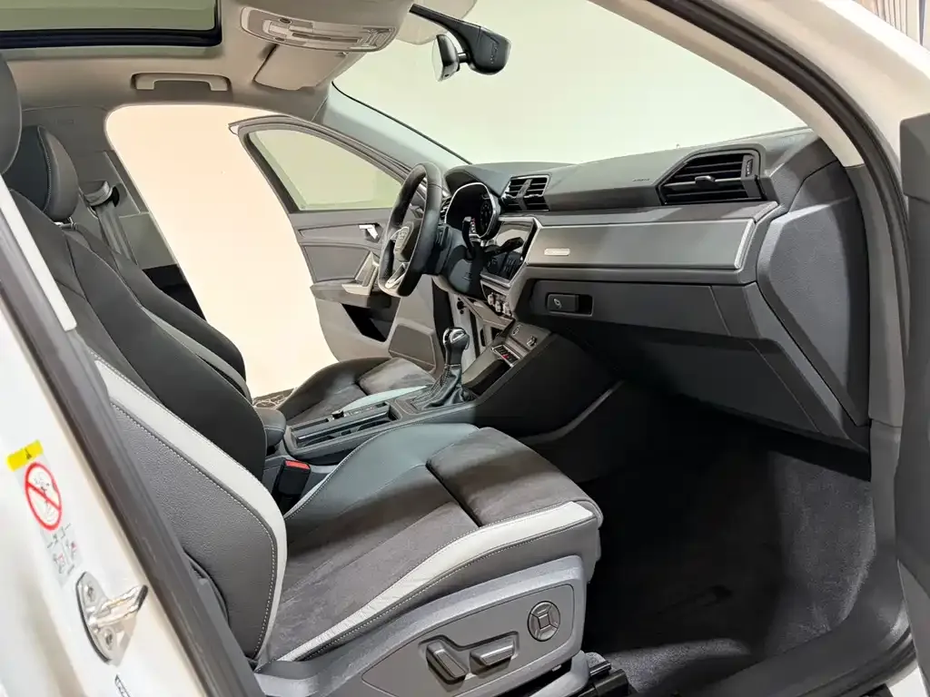 Audi Q3 2023 из CN, фото 9