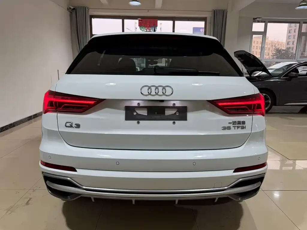 Audi Q3 2023 из CN, фото 10