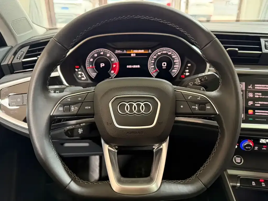 Audi Q3 2023 из CN, фото 4