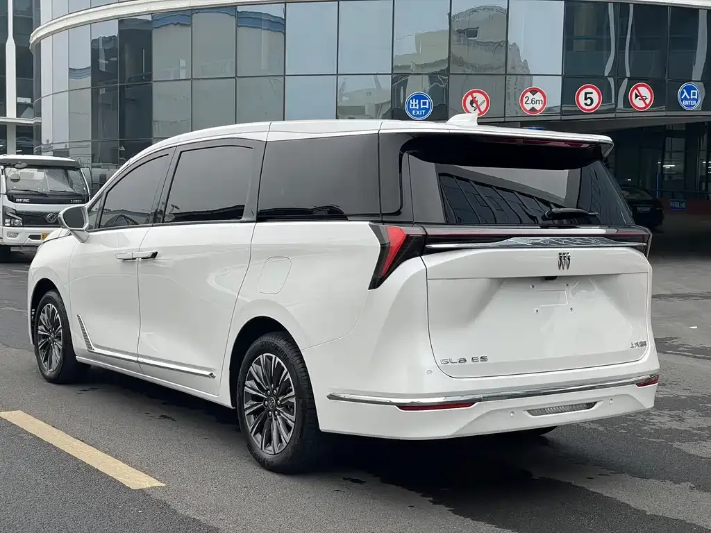 Buick GL8 2025 из CN, фото 10