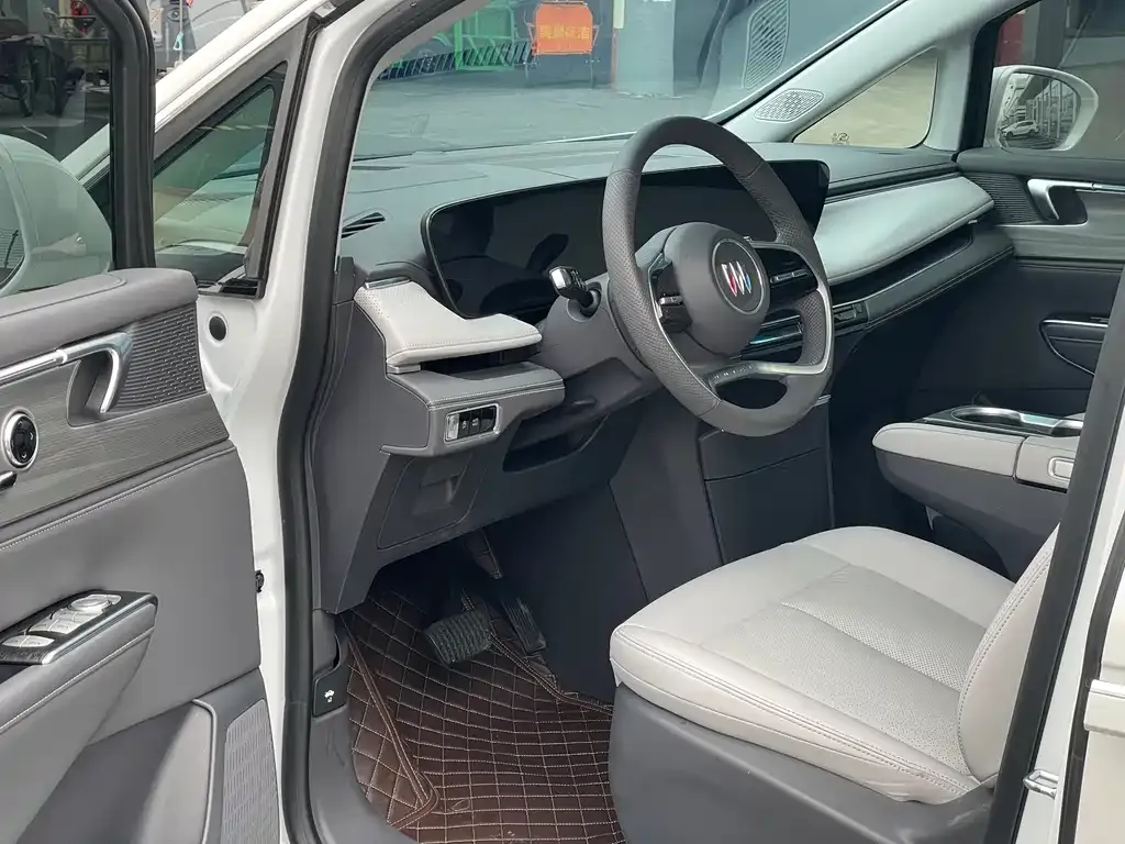 Buick GL8 2025 из CN, фото 3