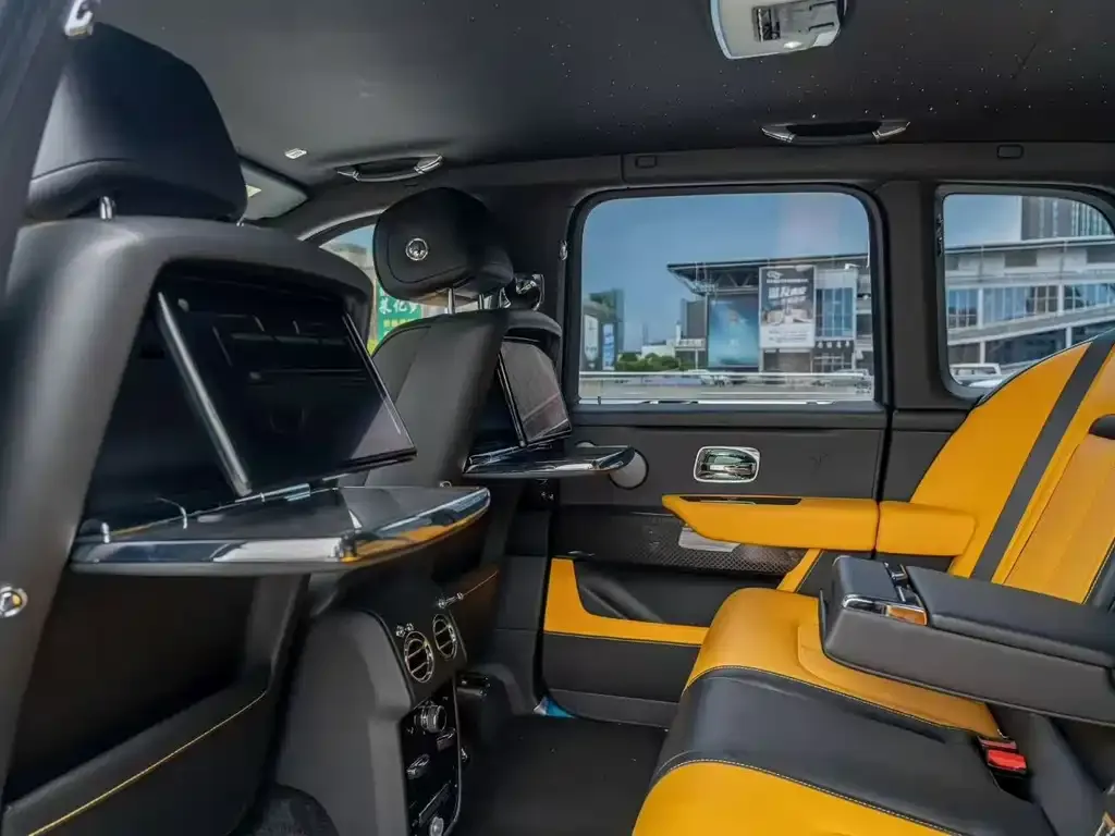 Rolls-Royce Cullinan 2021 из CN, фото 4
