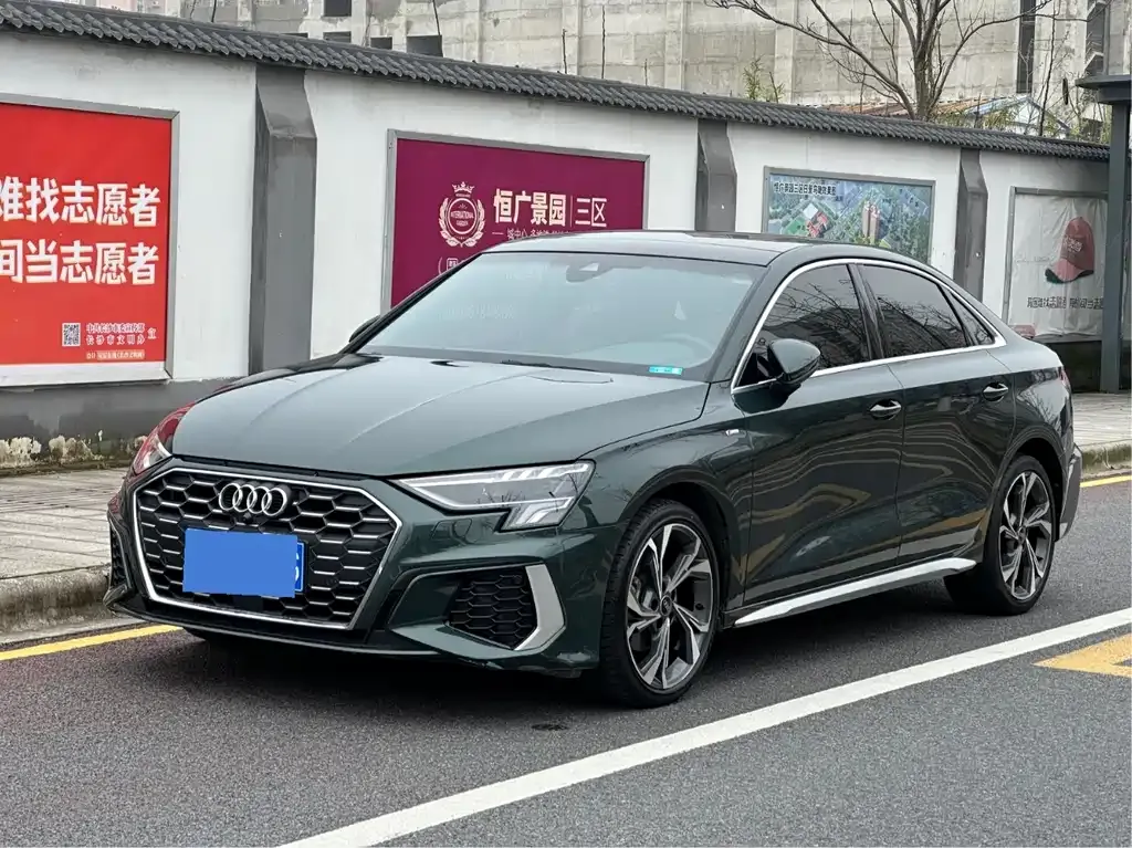 Audi A3 — фото 1