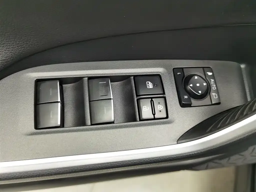 Toyota Wildlander 2023 из CN, фото 9