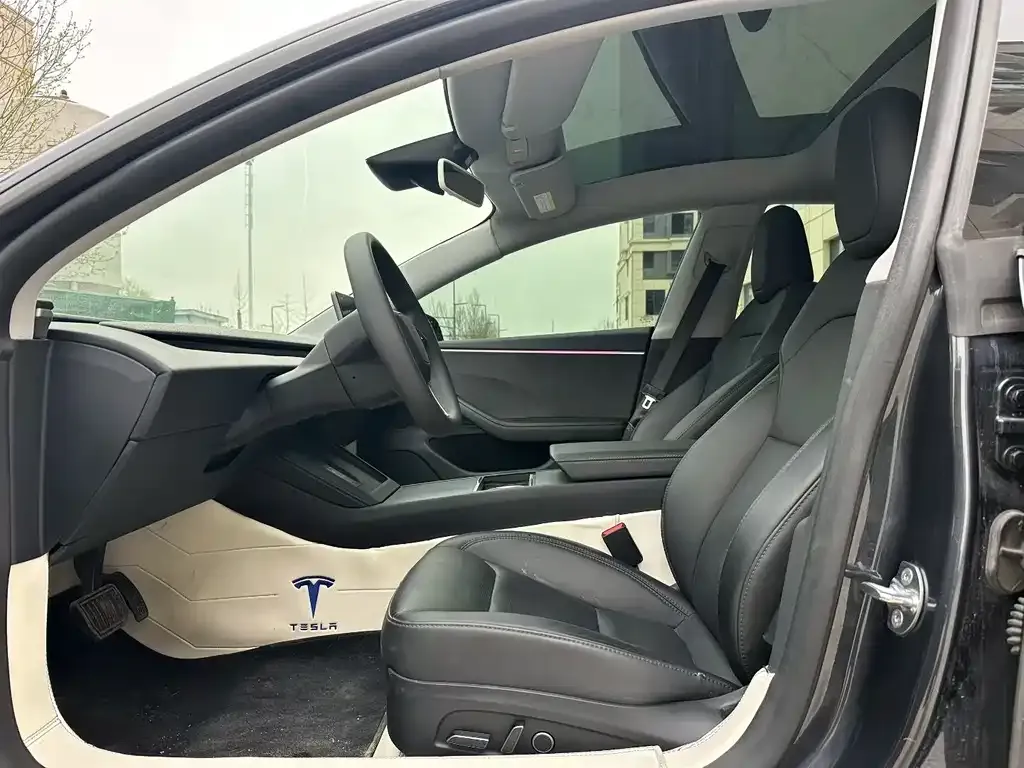 Tesla Model 3 — фото 4