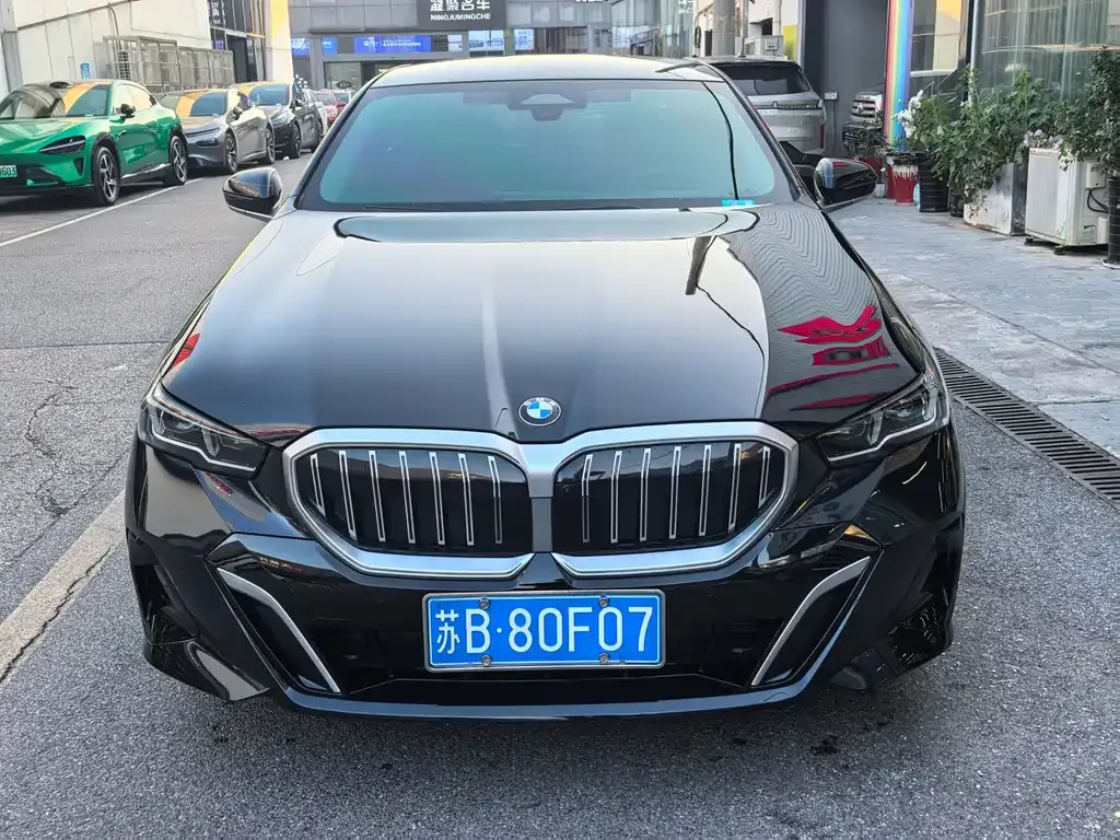 BMW 5 Series 2024 из CN, фото 8