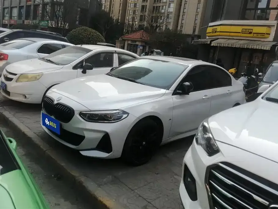 BMW 1 Series 2022 из CN, фото 1