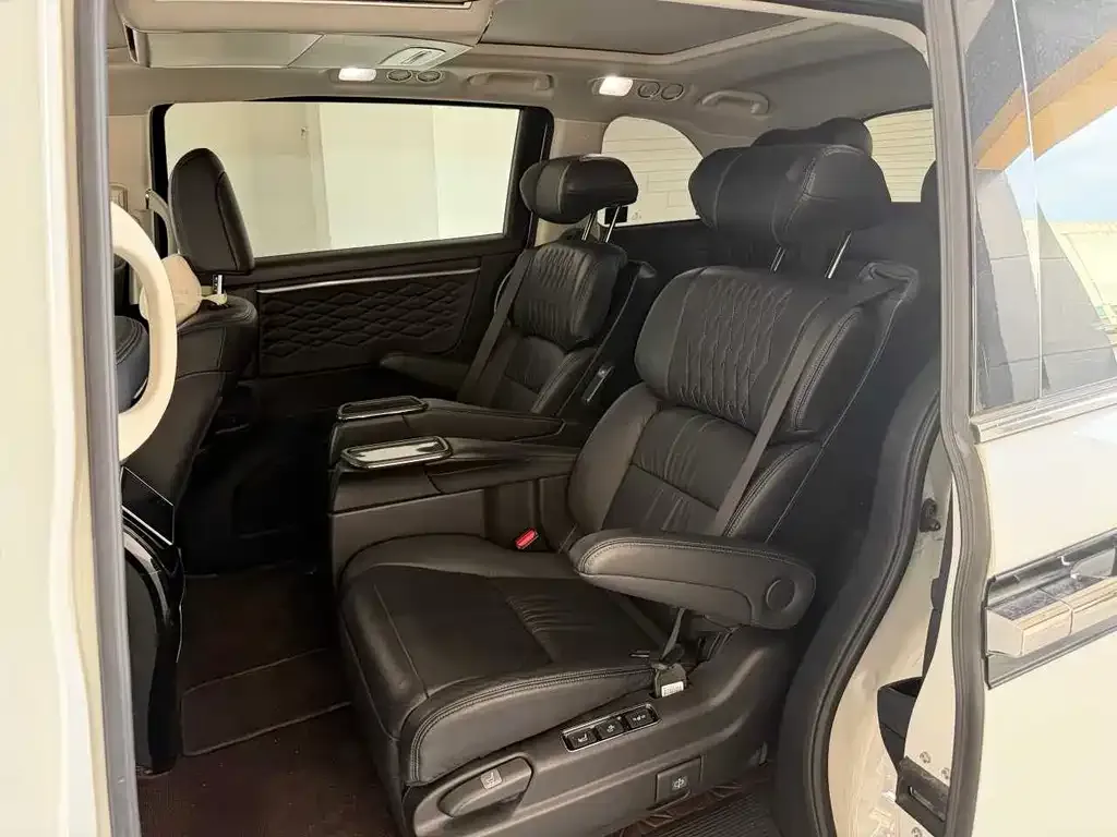 Honda Elysion 2022 из CN, фото 8