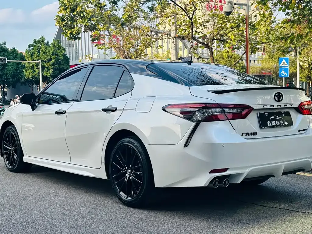 Toyota Camry 2022 из CN, фото 10