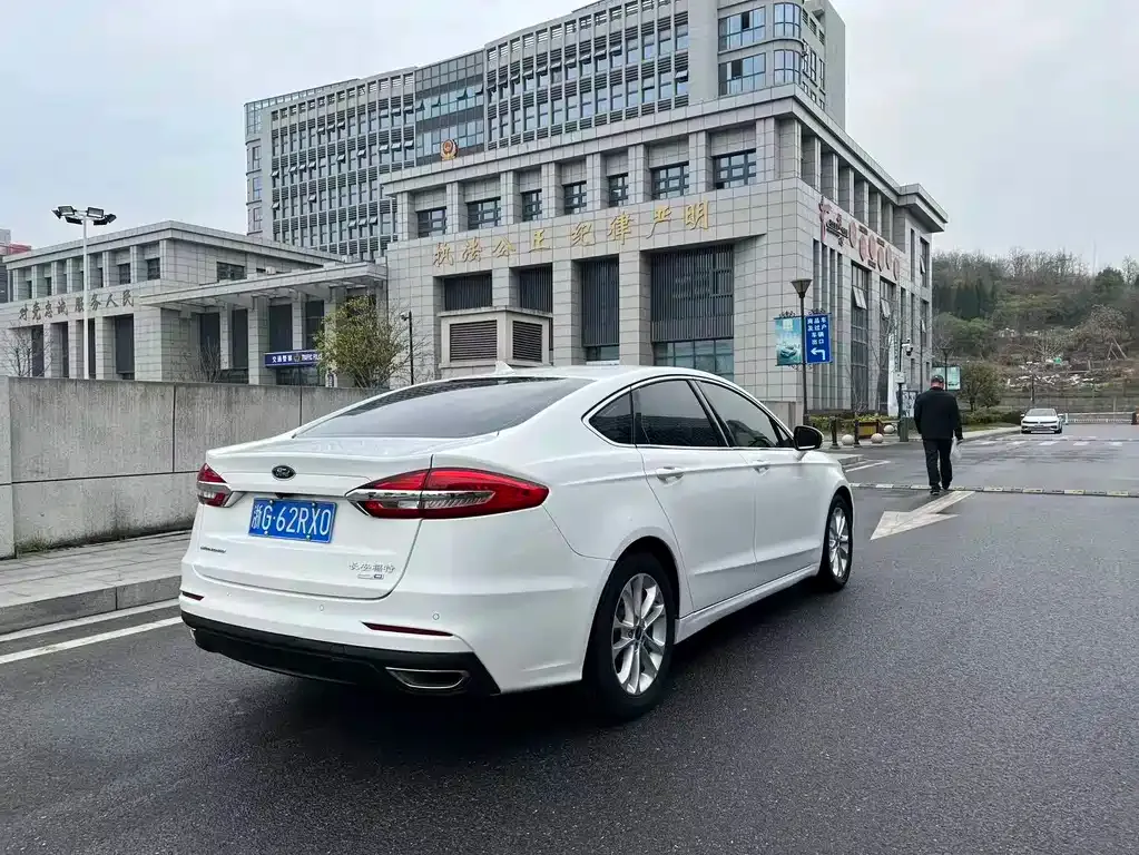 Ford Mondeo 2022 из CN, фото 3