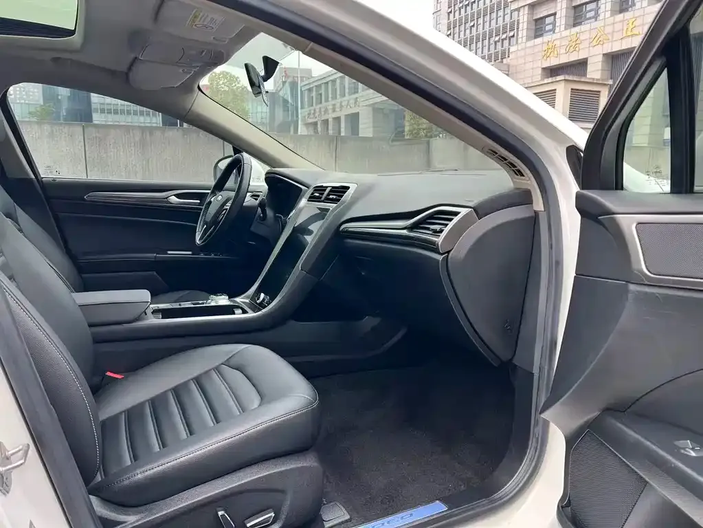 Ford Mondeo 2022 из CN, фото 4
