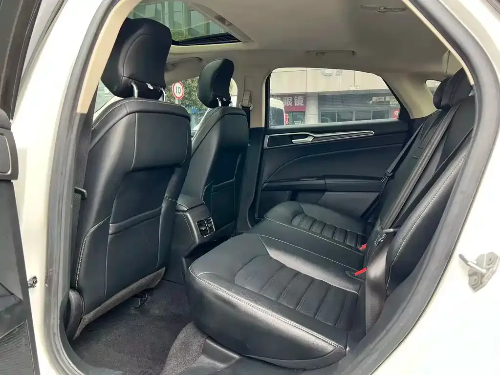 Ford Mondeo 2022 из CN, фото 6