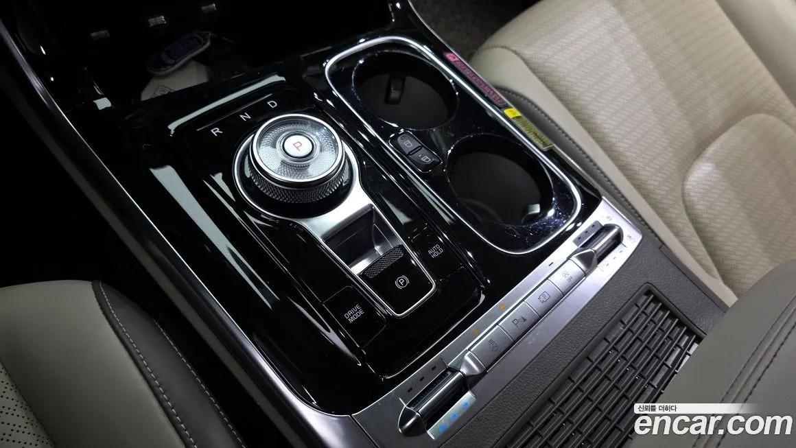 Kia Carnival — фото 10