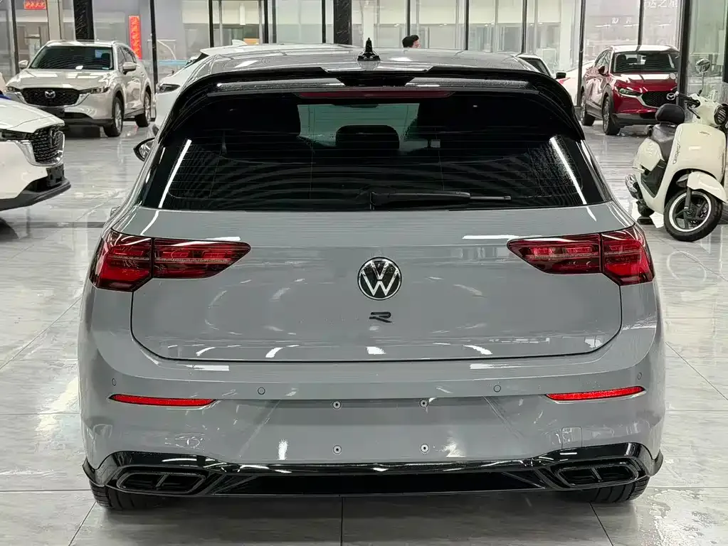 Volkswagen Golf 2023 из CN, фото 4