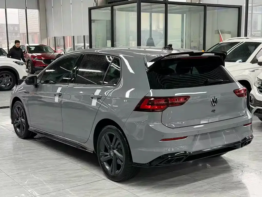Volkswagen Golf 2023 из CN, фото 10