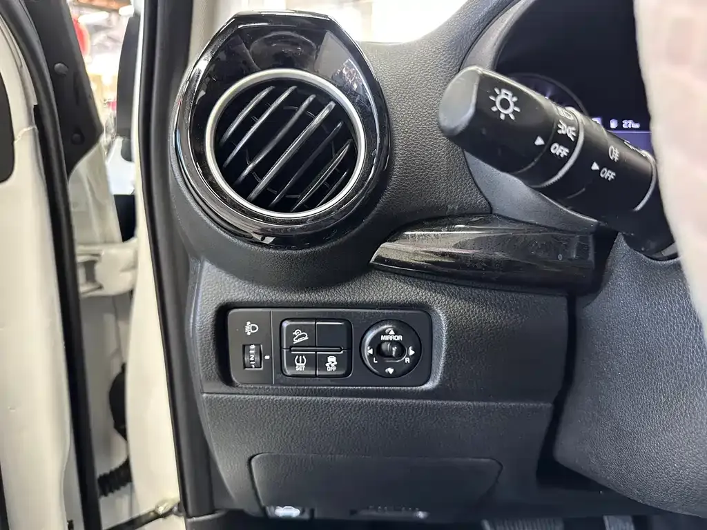 Kia KX1 2022 из CN, фото 10