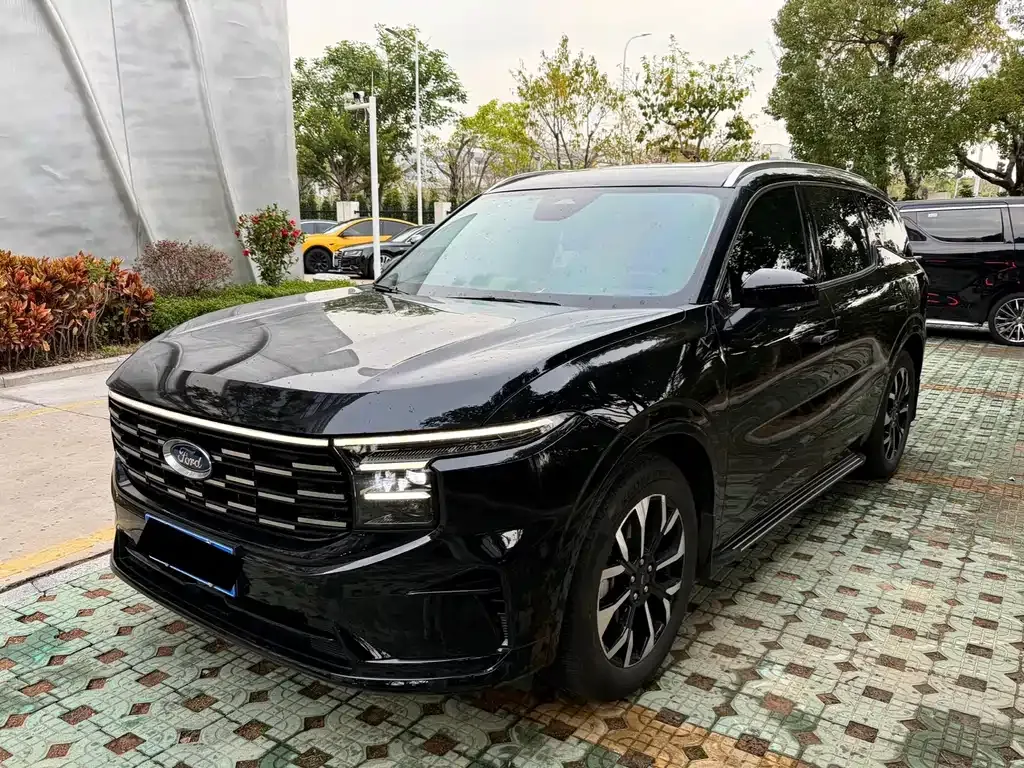 Ford Edge — фото 1