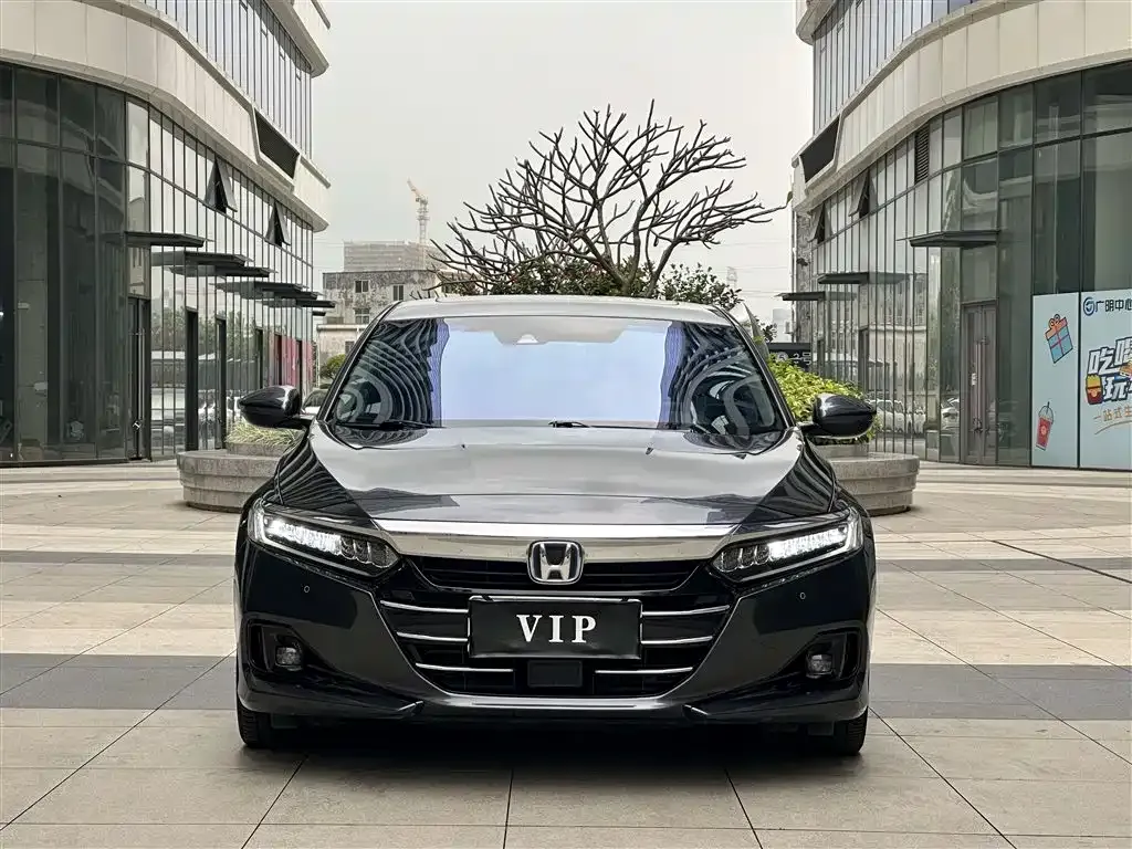 Honda Accord — фото 10
