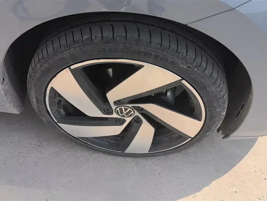 Volkswagen Golf 2023 из CN, фото 6