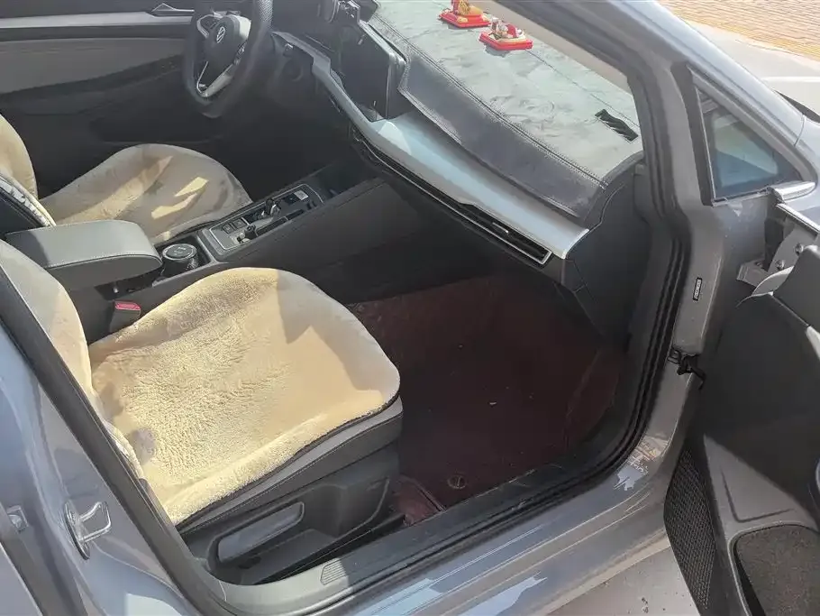 Volkswagen Golf 2023 из CN, фото 10