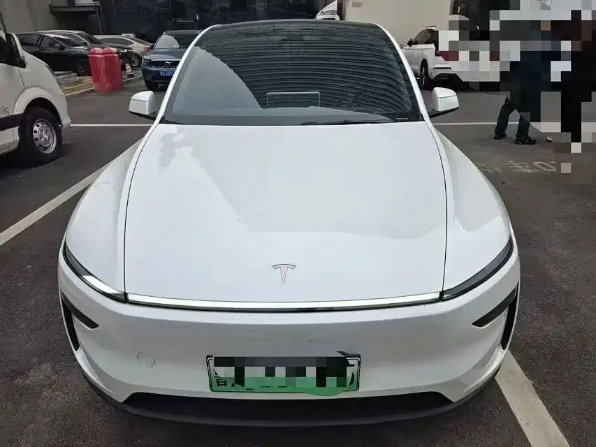 Tesla Model Y 2025 из CN, фото 9
