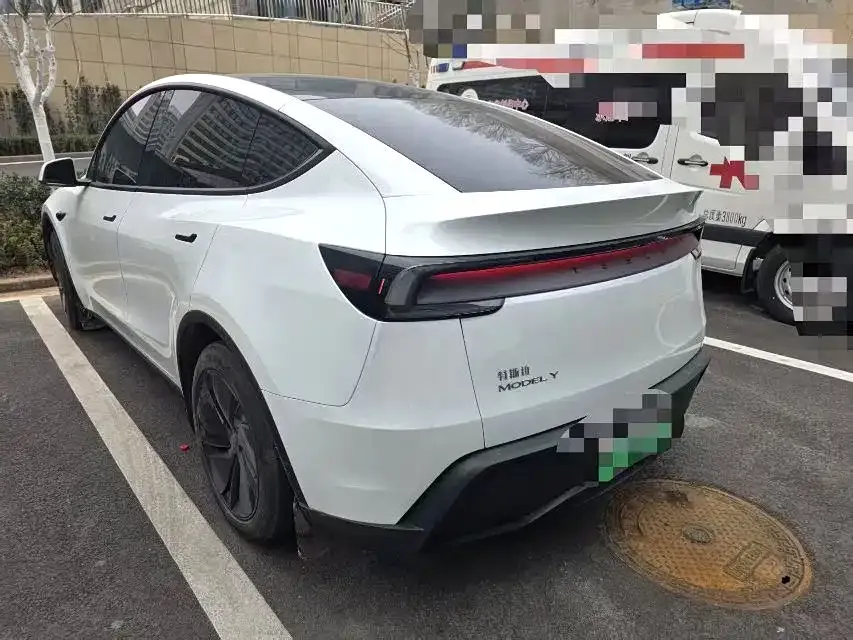 Tesla Model Y 2025 из CN, фото 7